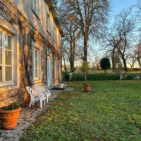 La Charentaise Doree Bed and breakfast Juillac-le-Coq