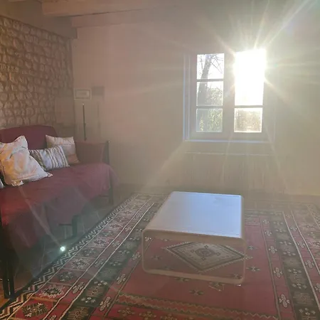 La Charentaise Doree Bed and breakfast Juillac-le-Coq